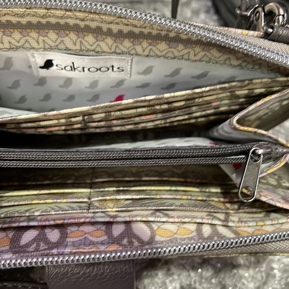PP.) Sakroots Crossbody Long Wallet - Picture 6 of 13